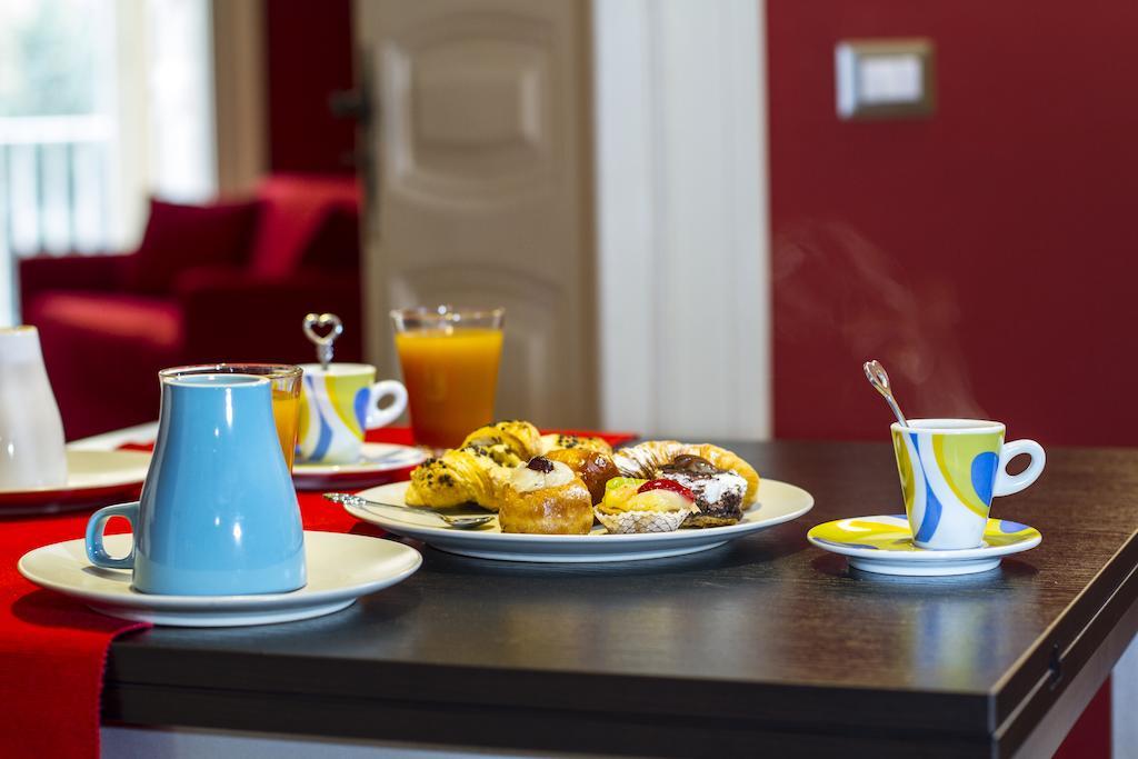 Duomo 89 Bed & Breakfast เนเปิลส์ ภายนอก รูปภาพ