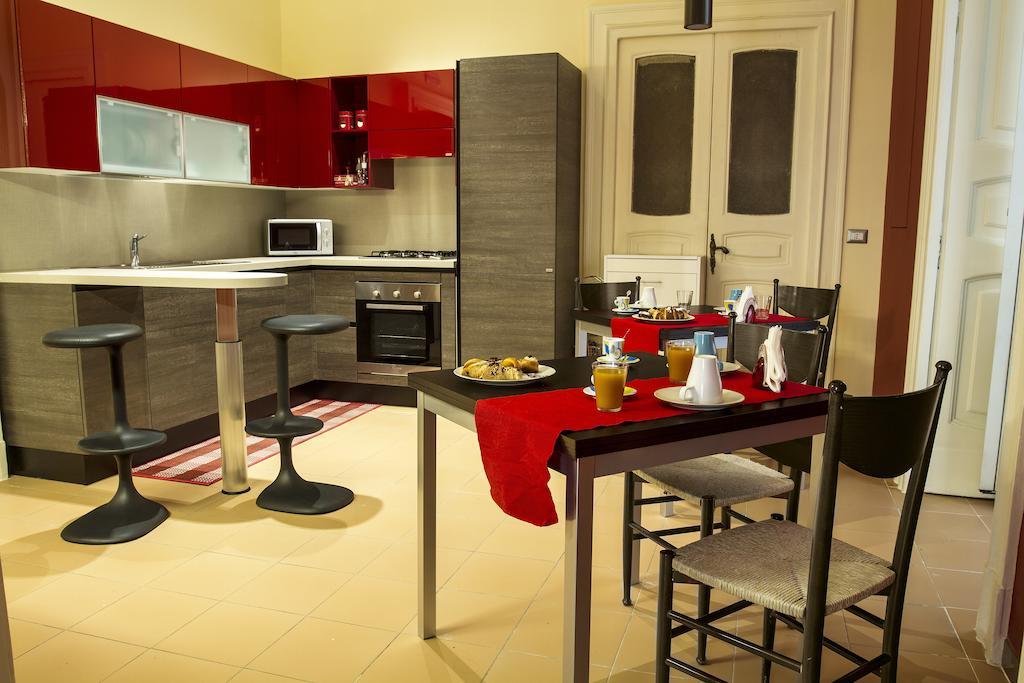 Duomo 89 Bed & Breakfast เนเปิลส์ ภายนอก รูปภาพ